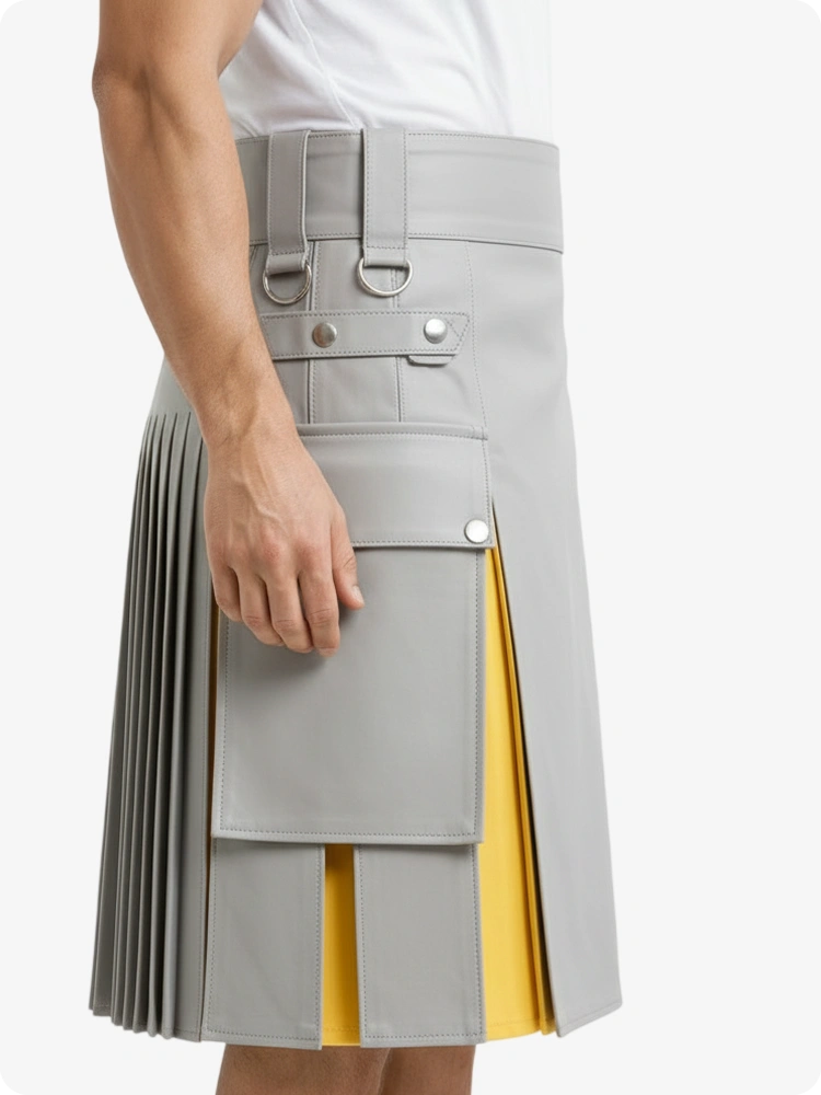 Kilt in pelle grigio chiaro e giallo con tasche cargo