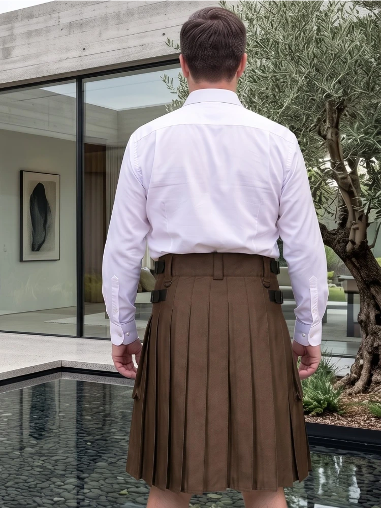 Kilt utility marrone cioccolato con cinturini in pelle