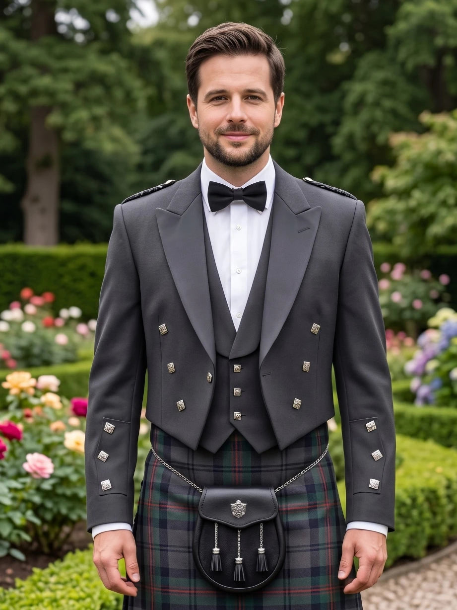 Giacca Kilt Prince Charlie Grigia con Risvolti in Raso e Bottoni Quadrati Argento