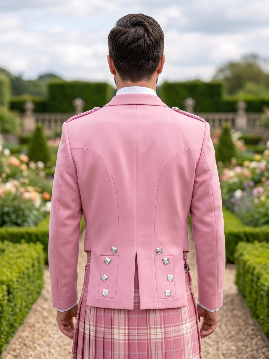 Giacca Kilt Prince Charlie Rosa con Revers in Raso e Bottoni Quadrati Argento