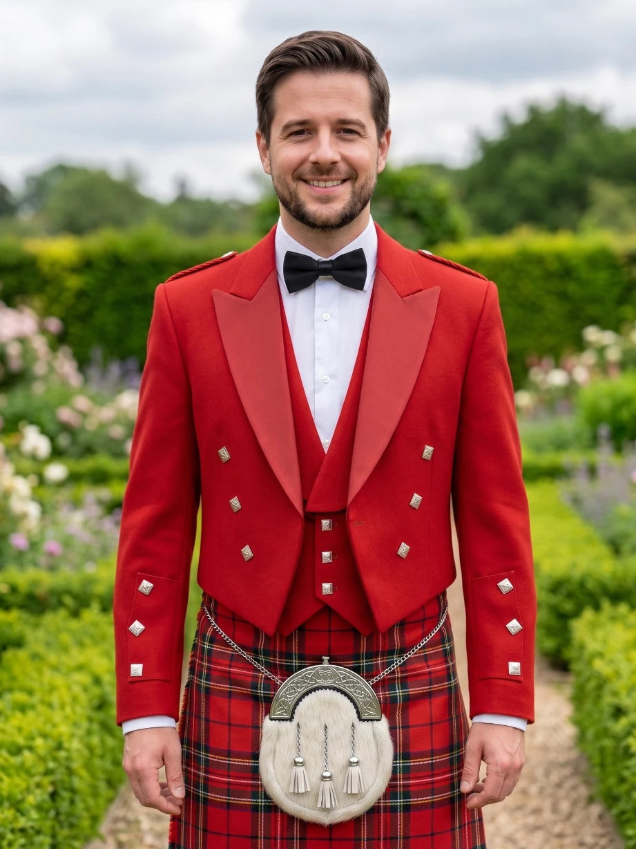 Giacca Kilt Prince Charlie Rossa con Rever Satinati e Bottoni Quadrati Argento