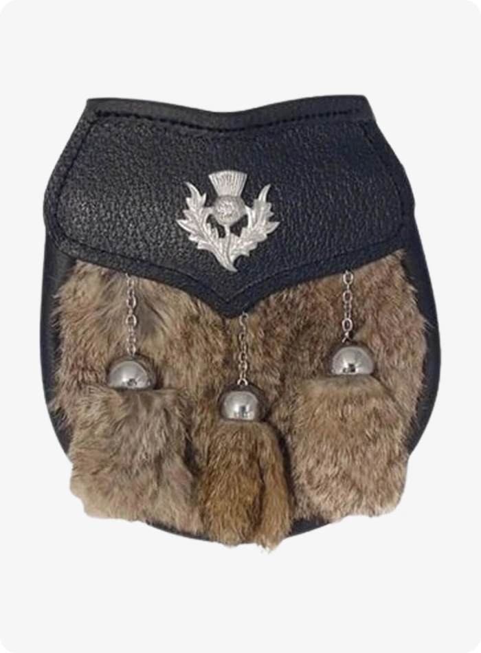 Sporran Marrone in Pelliccia di Coniglio con Emblema Cardo